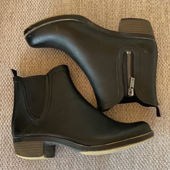 LUCKY BRAND Black Rubber Chelsea Rain Boots Womens Size 6 - Picture 2 of 12